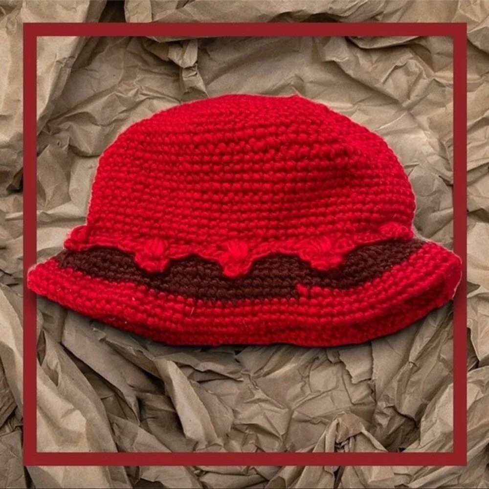 Crochet/knit Brim Hat and Flower Design w/ Fur with Rhinestones. Red/Brown trim